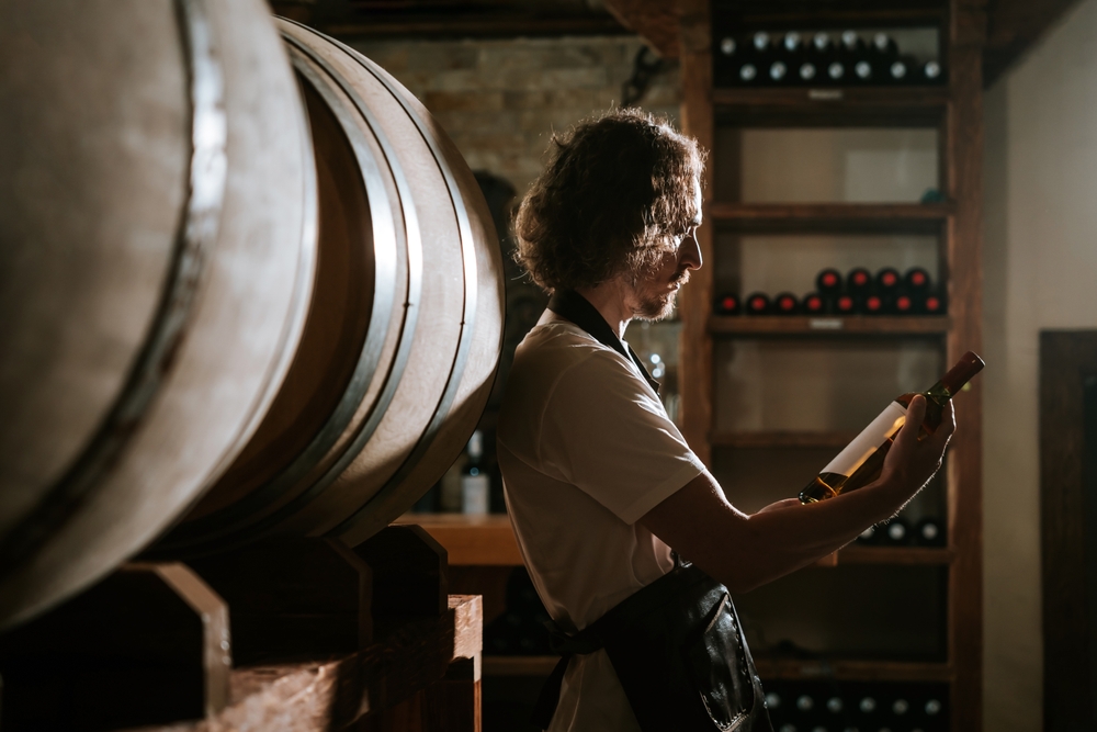 The Evolving Role of Sommeliers in Contemporary Hospitality 